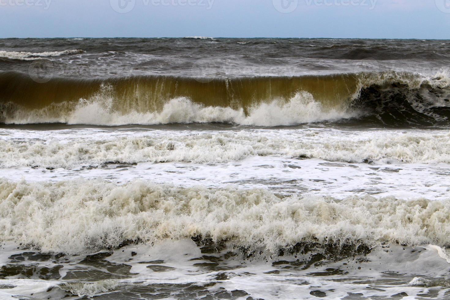 storm på de medelhavs hav i nordlig israel. foto