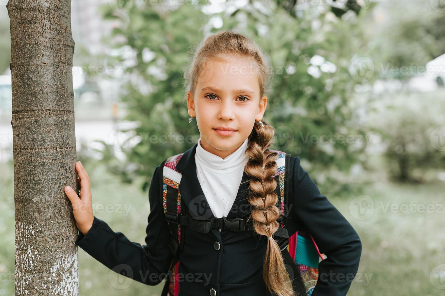 tillbaka till skola unge flicka foto