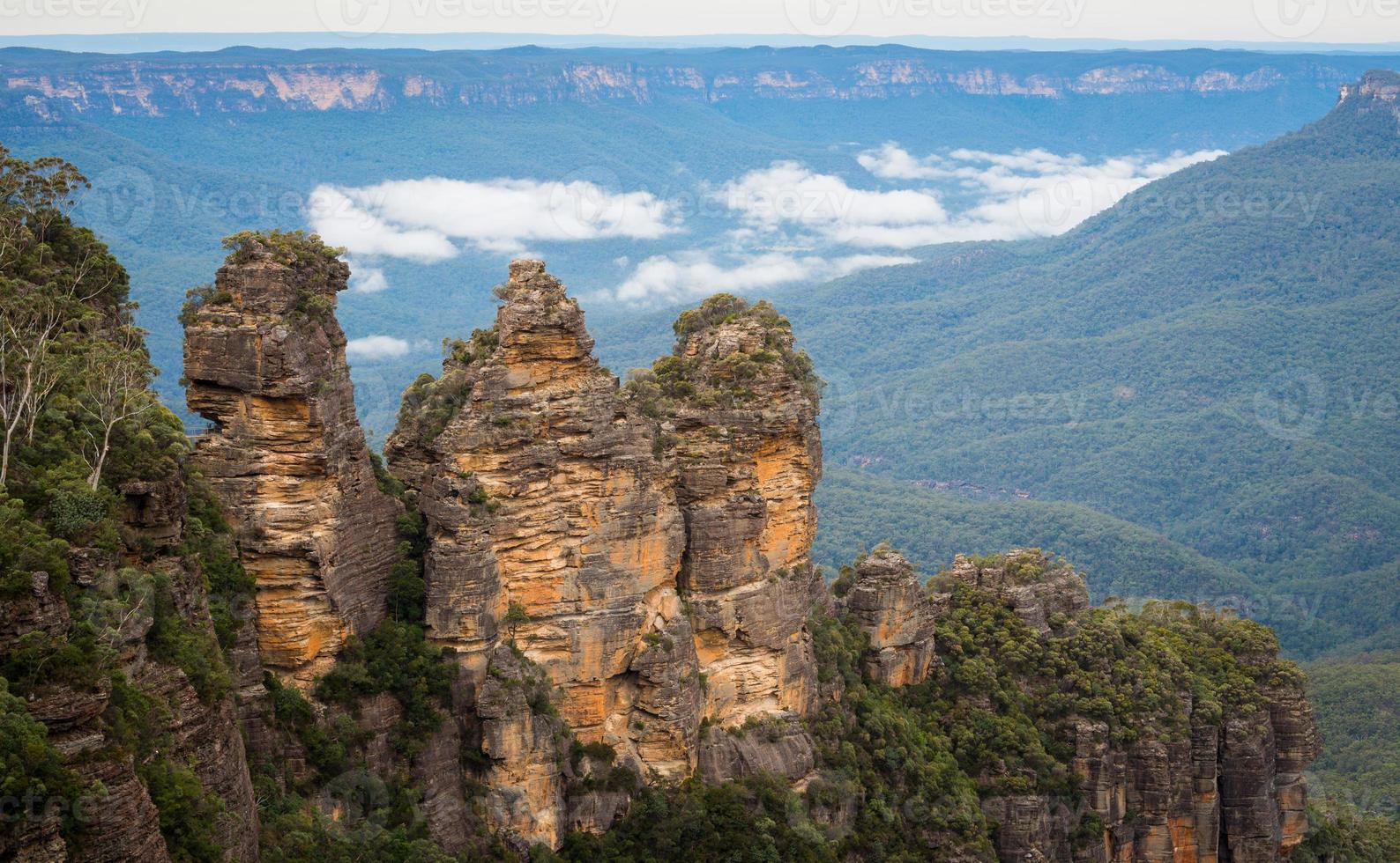 tre systrar sten bildning de spektakulär landskap av blå bergen i ny söder Wales, Australien. foto