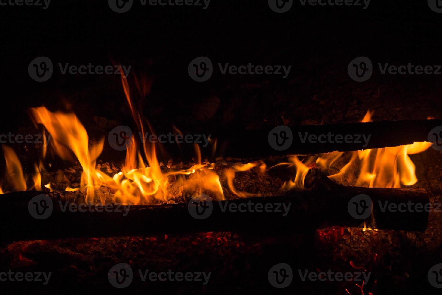 del av natt lägereld med tillgängliga Plats Foto