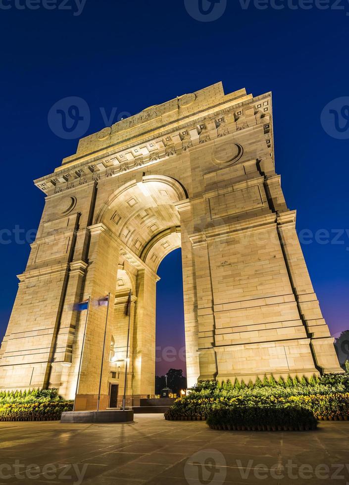 Indiens nya Delhi-gateway på blue hour foto