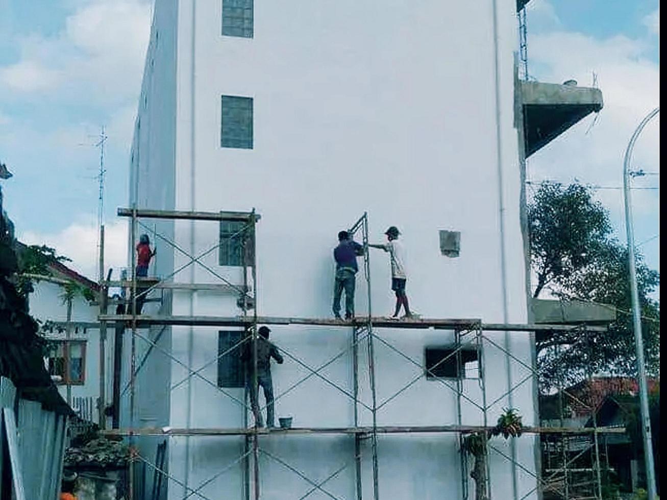 padang, Indonesien, 2022 - byggnad renovering bearbeta foto