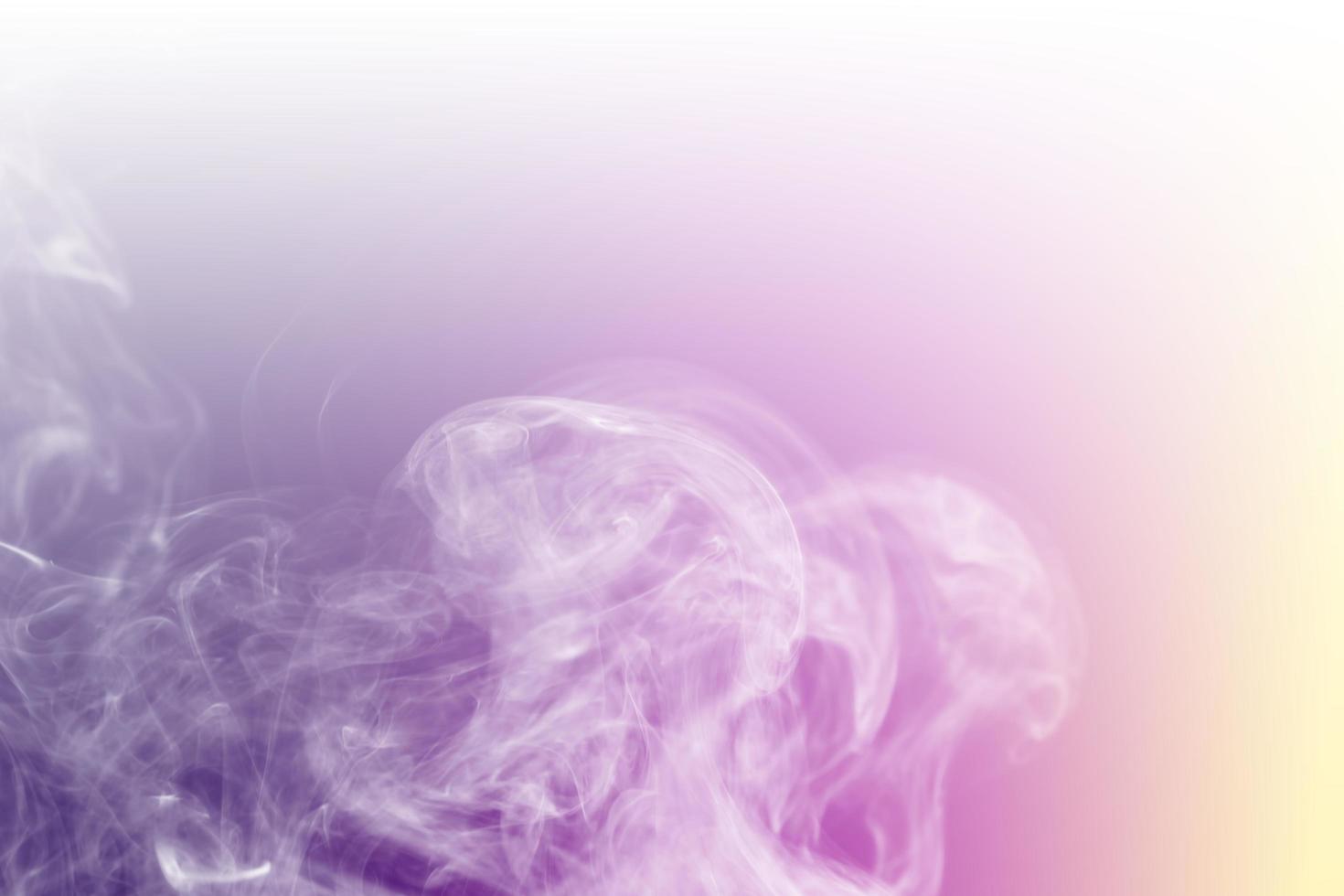 färgad rök isolerat på vit bakgrund foto