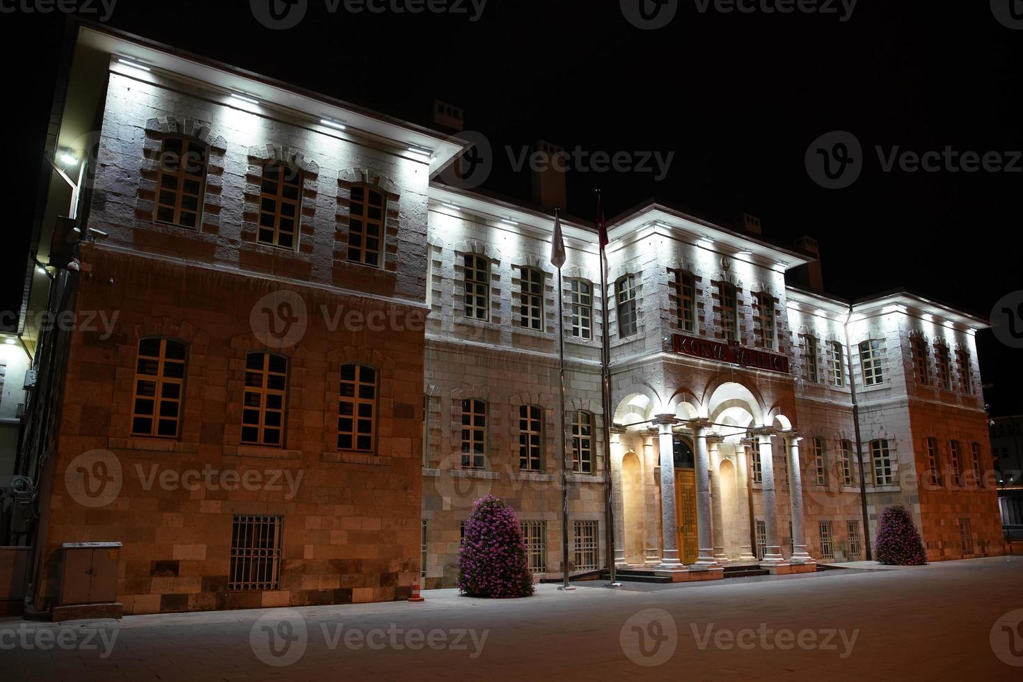 konya guvernörskap byggnad i konya, turkiye foto