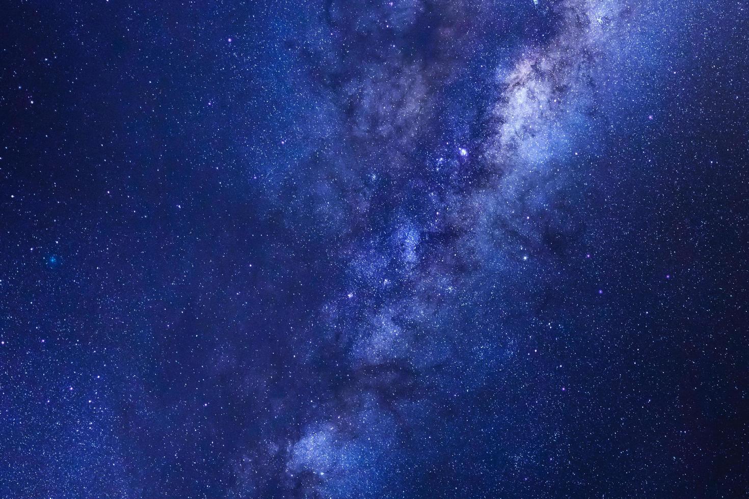 Vintergatan galax med stjärnor och rymddamm i universum foto