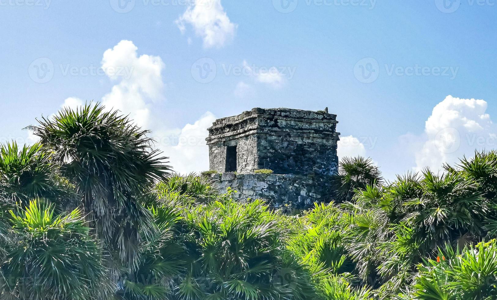 forntida tulumruiner Mayan plats tempelpyramider artefakter havslandskap mexico. foto