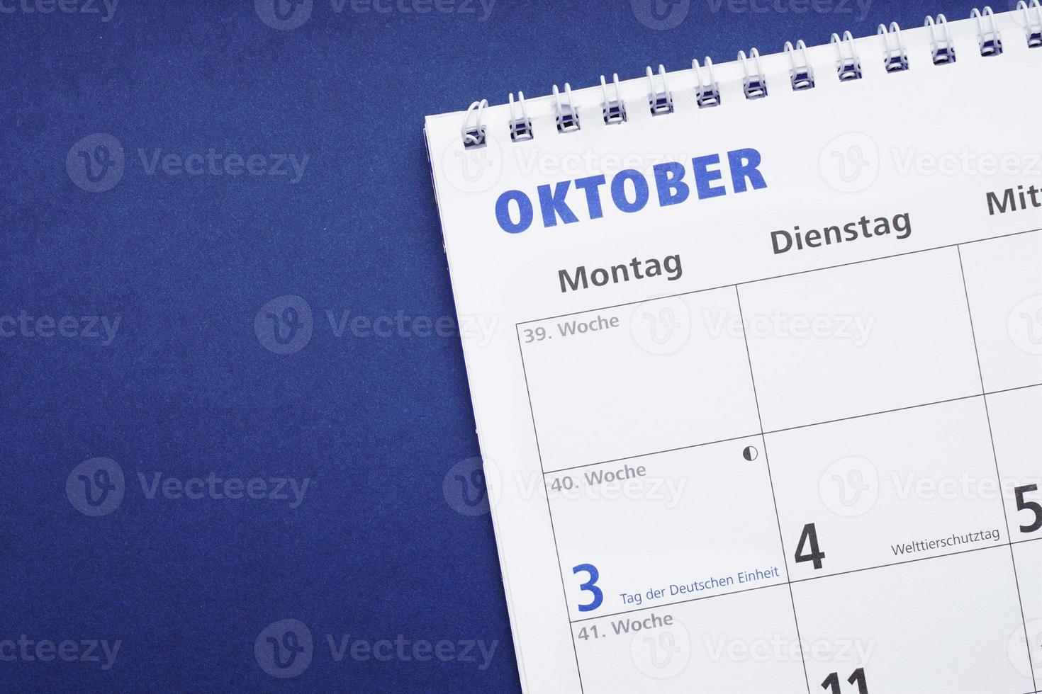 tysk kalender eller planerare för de månad av oktober foto
