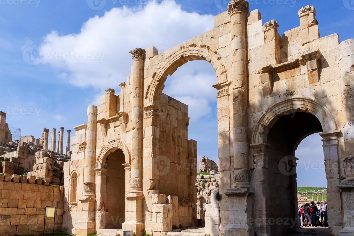 södra porten, romerska ruiner i staden Jerash foto