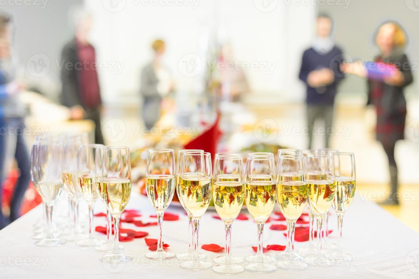 bankettevenemang. champagne på bordet. foto