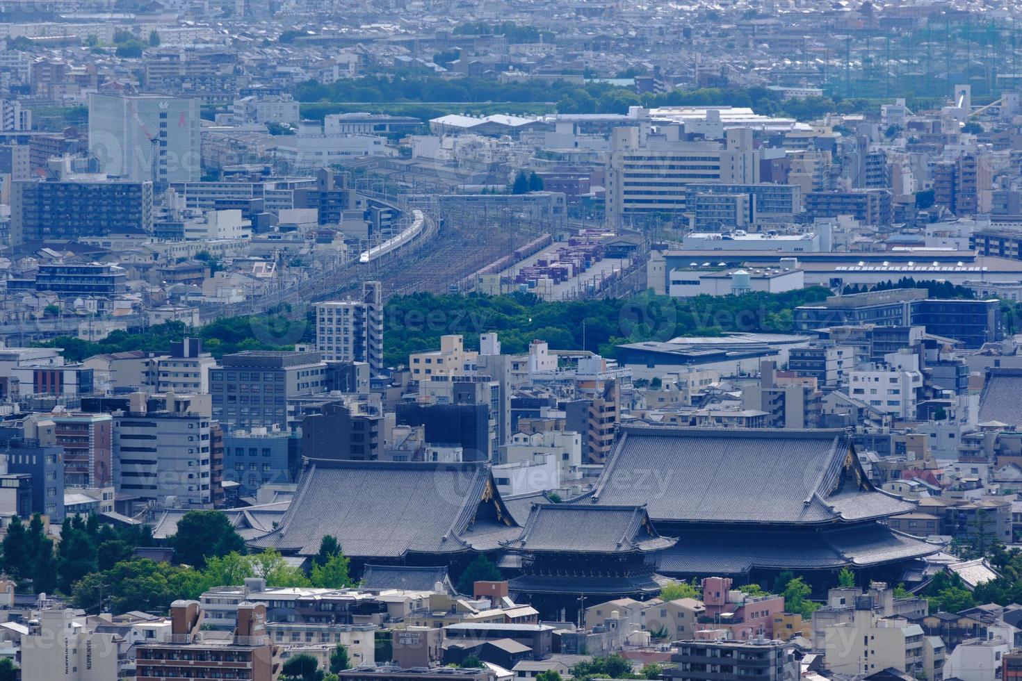 dis över stadens centrum kyoto foto