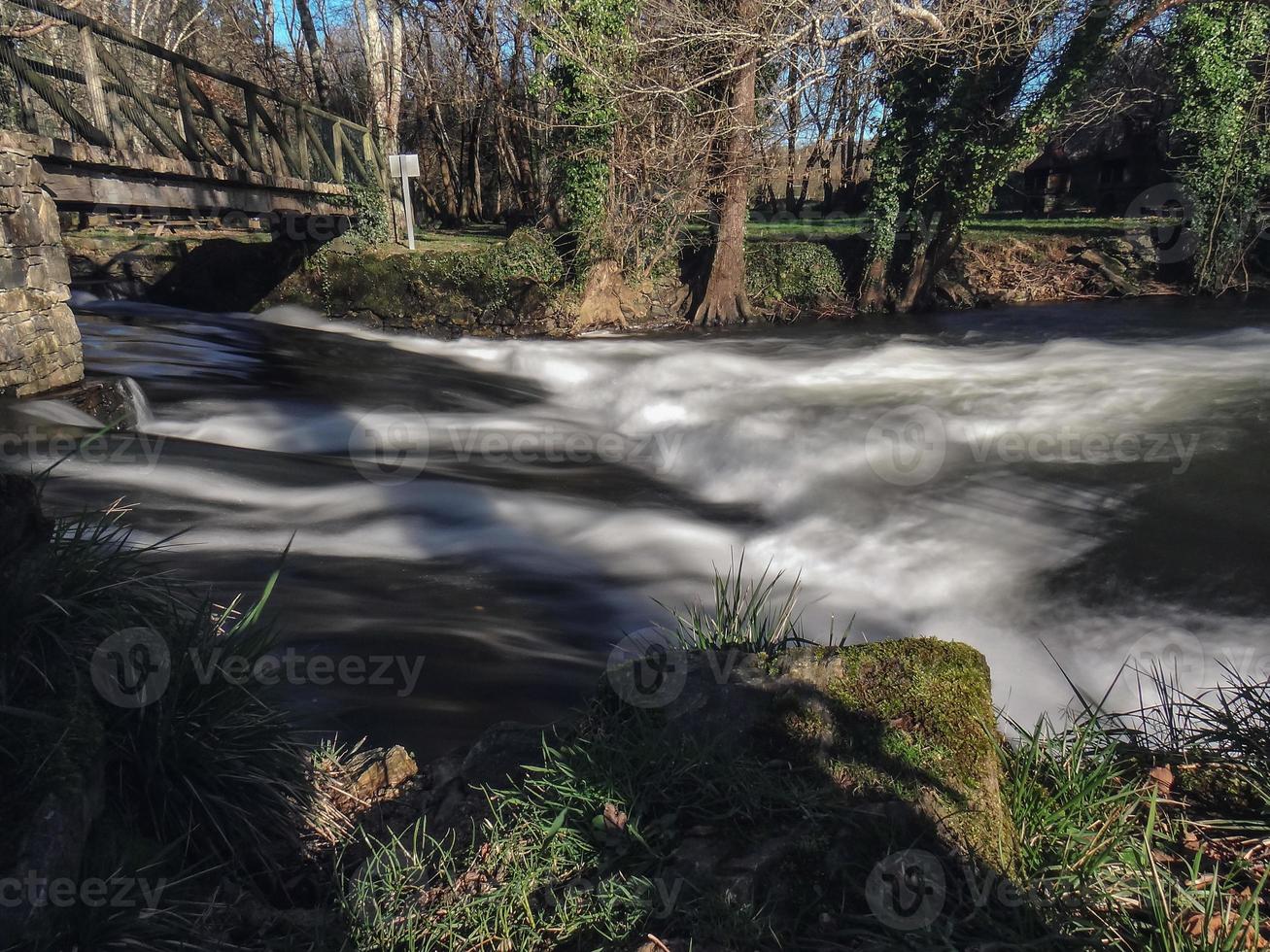 de bro av de flod xubia foto