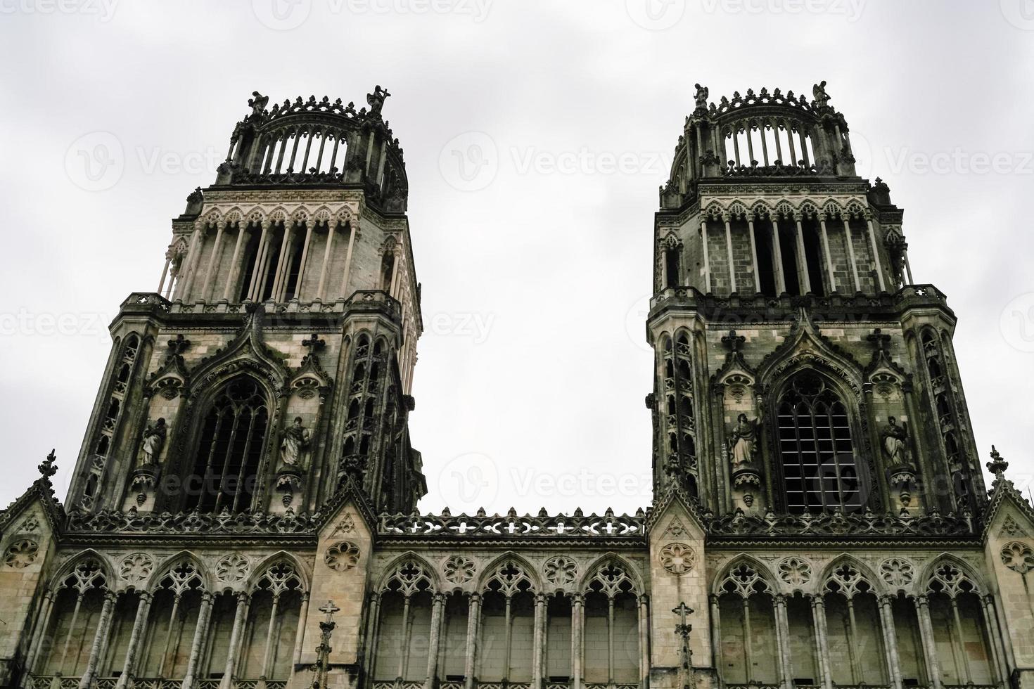torn av sainte-croix katedral i orleans foto