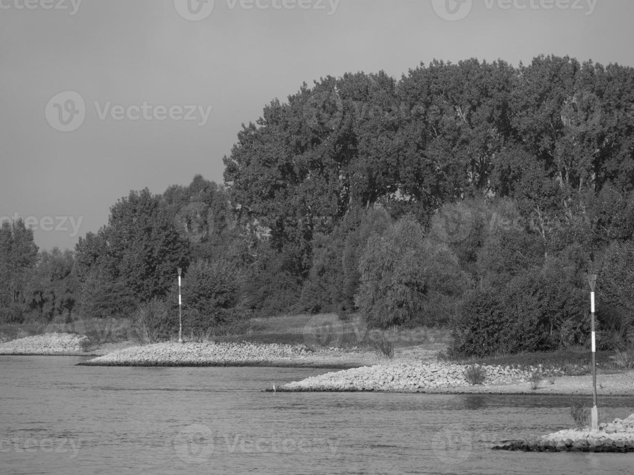 de flod Rhen i Tyskland foto