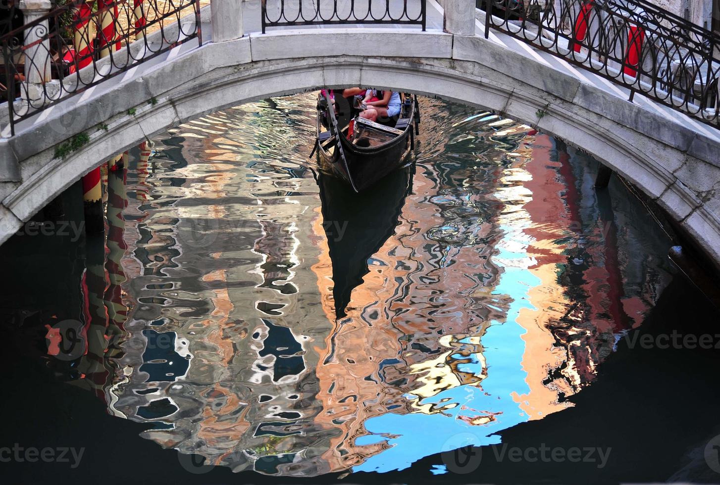 bro och gondol, Venedig, Italien foto