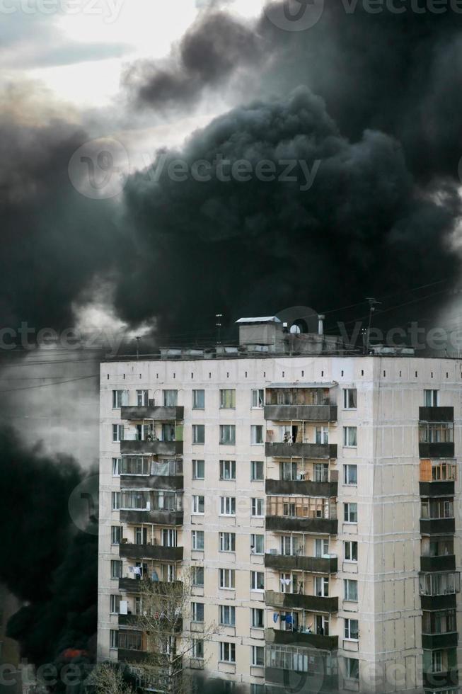 brand i stad foto