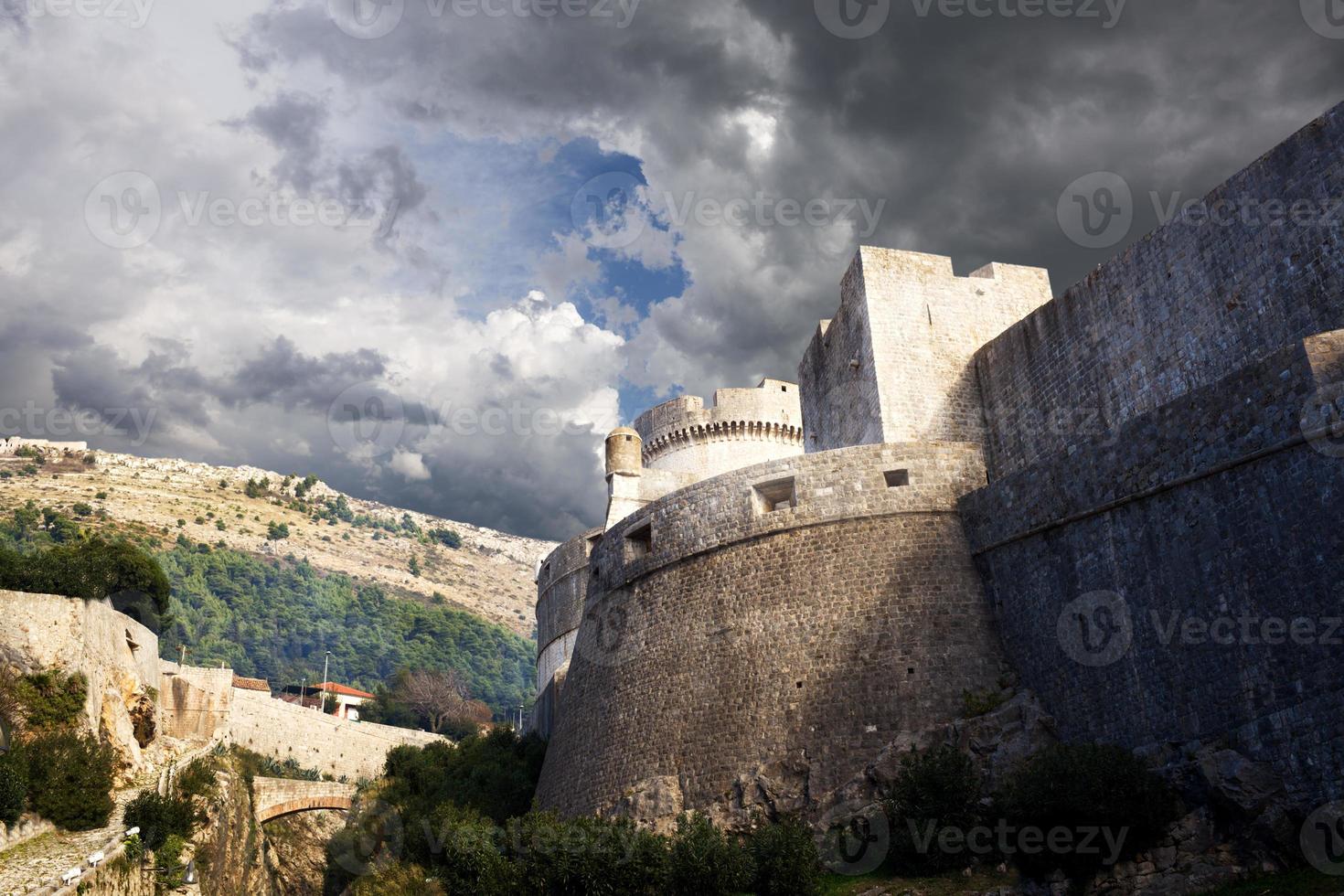 forntida väggar i Dubrovnik, Kroatien foto