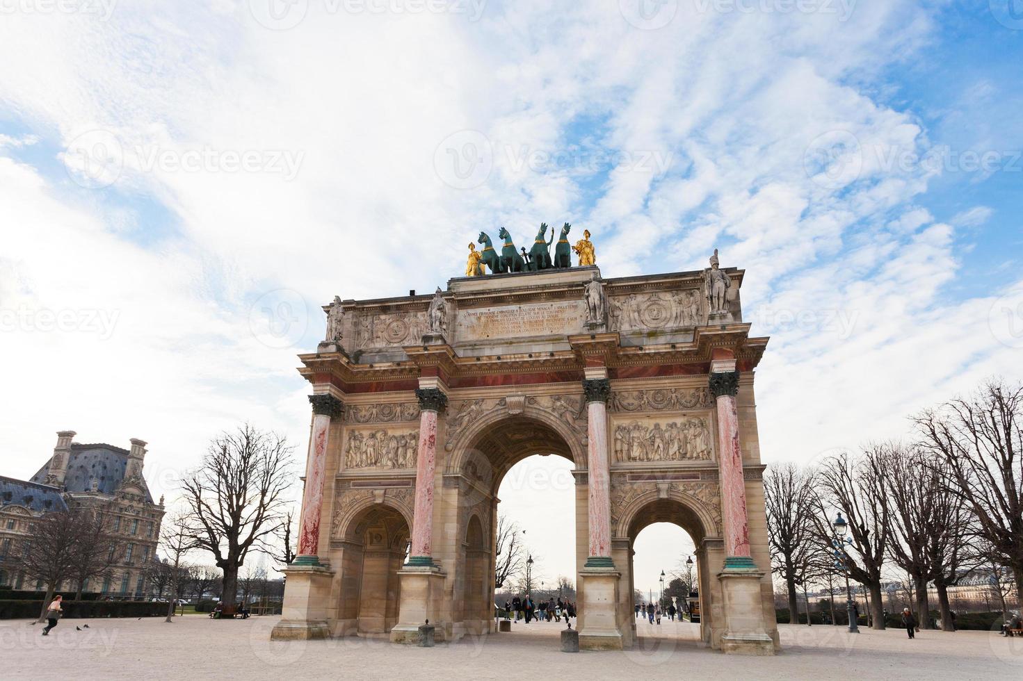 de båge de triomphe du karusell i paris foto
