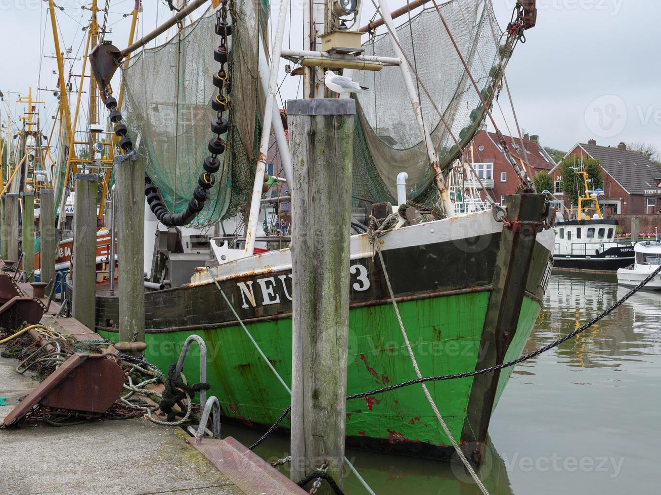 de hamn av neuharlingersiel foto