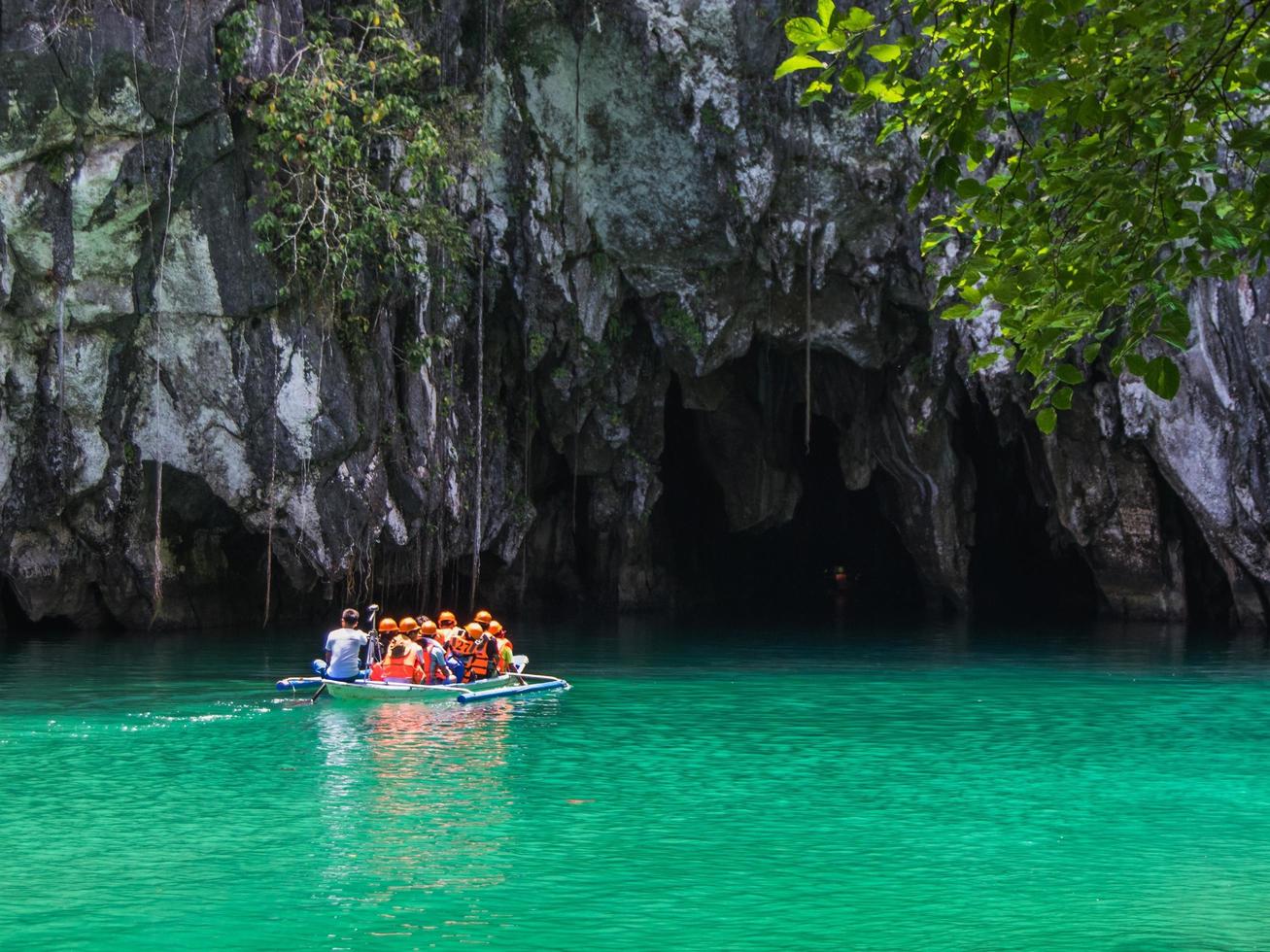 skön lagun med turkos vatten. puerto prinsessa, Palawan, filippinerna. foto