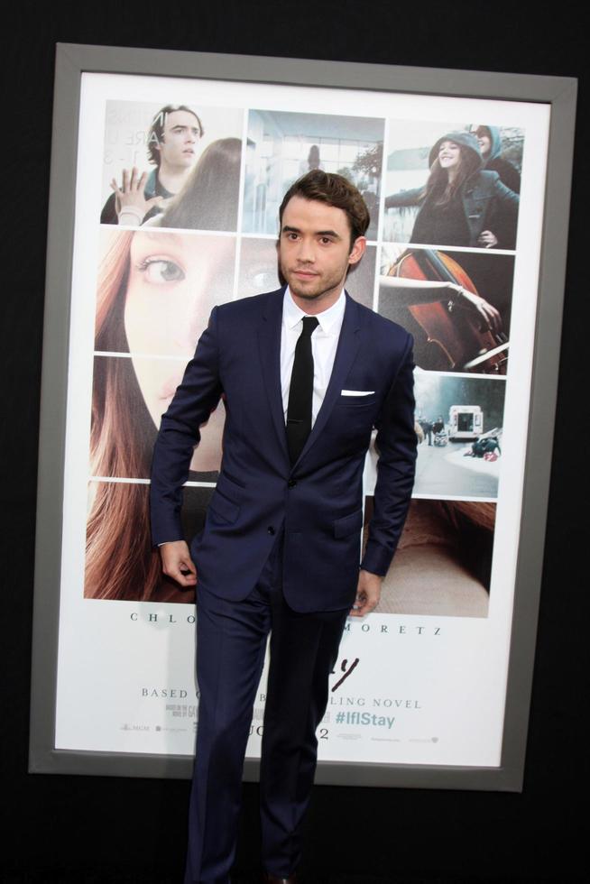 los angeles, 20 augusti - jamie blackley på if i stay-premiären på tcl chinese theater den 20 augusti 2014 i los angeles, ca. foto