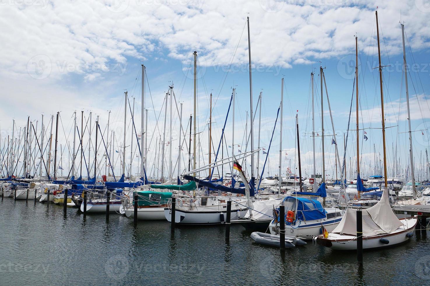 Yacht marina i groemitz foto