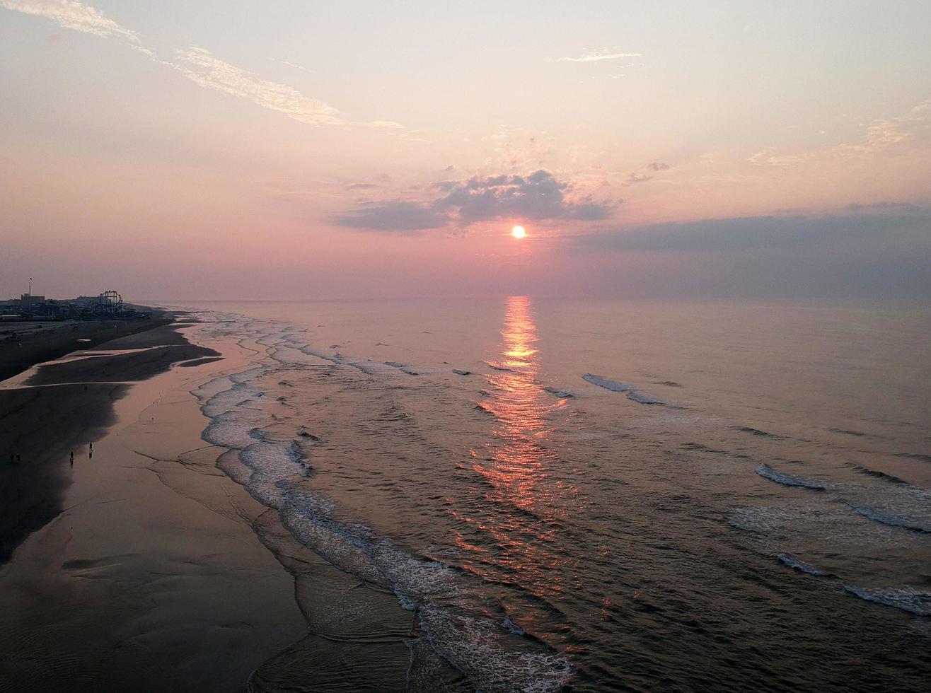 ocean sunrise, wildwood, new jersey foto