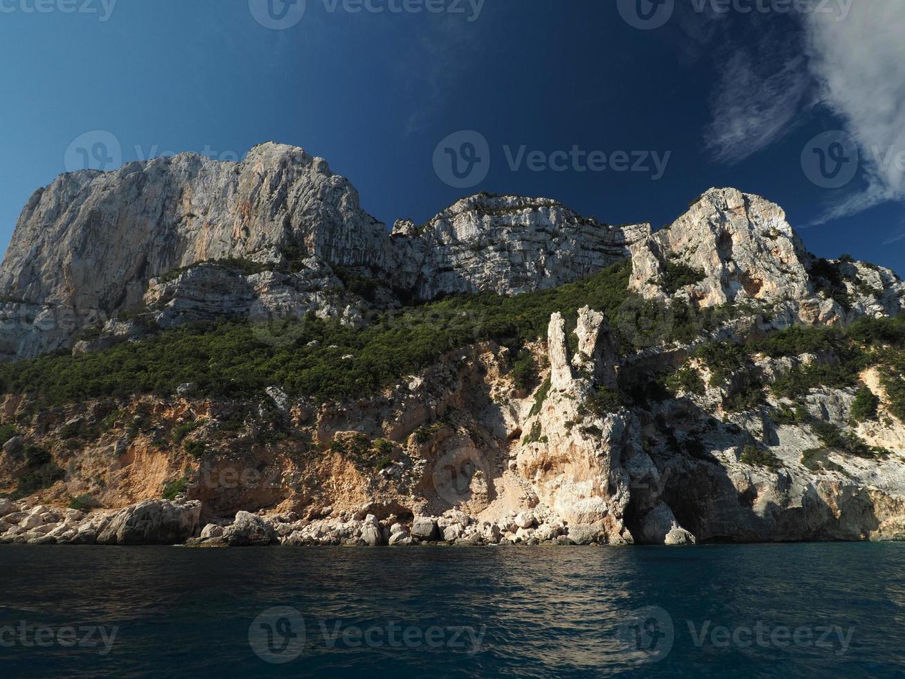 orosei golf cala borta stenar hav klippor sardinien Italien foto