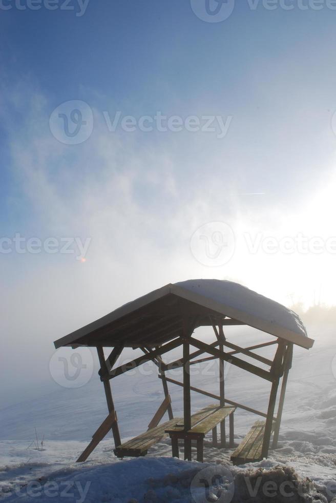 wanderhütte im schnee foto