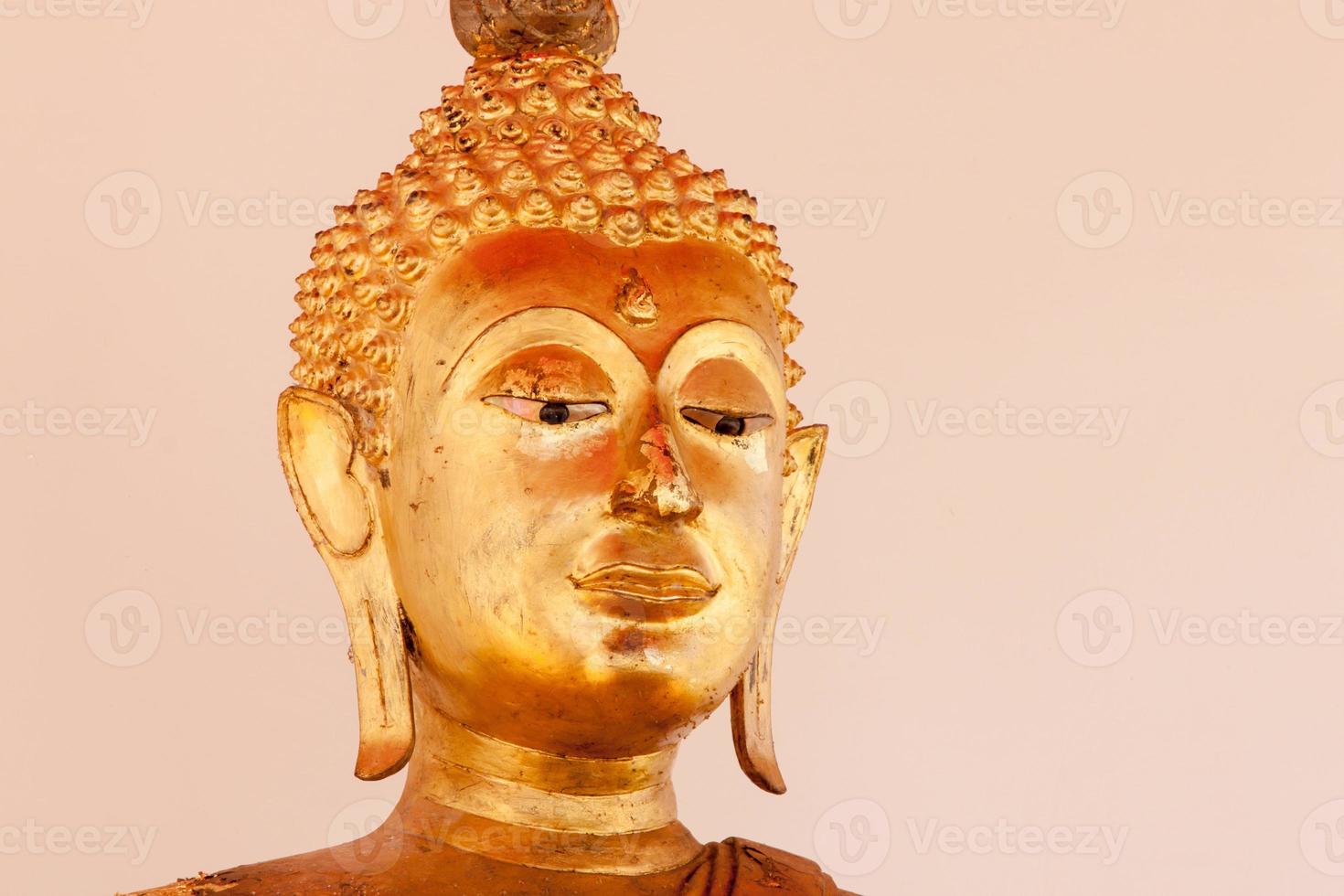 buddha staty sned vinkel foto