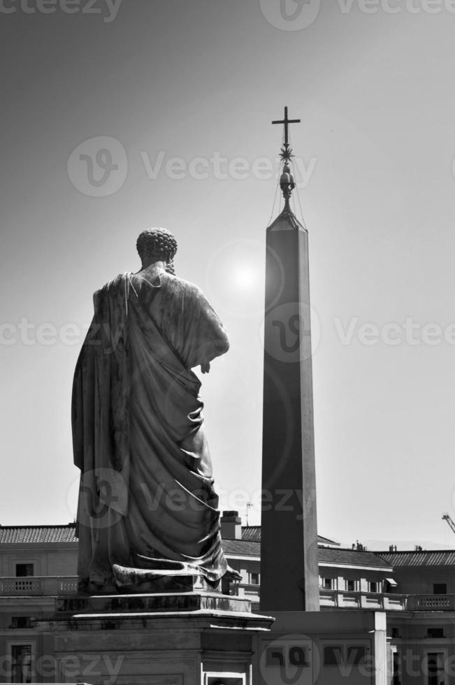 staty av saint peter i Vatikanstaten, Italien foto