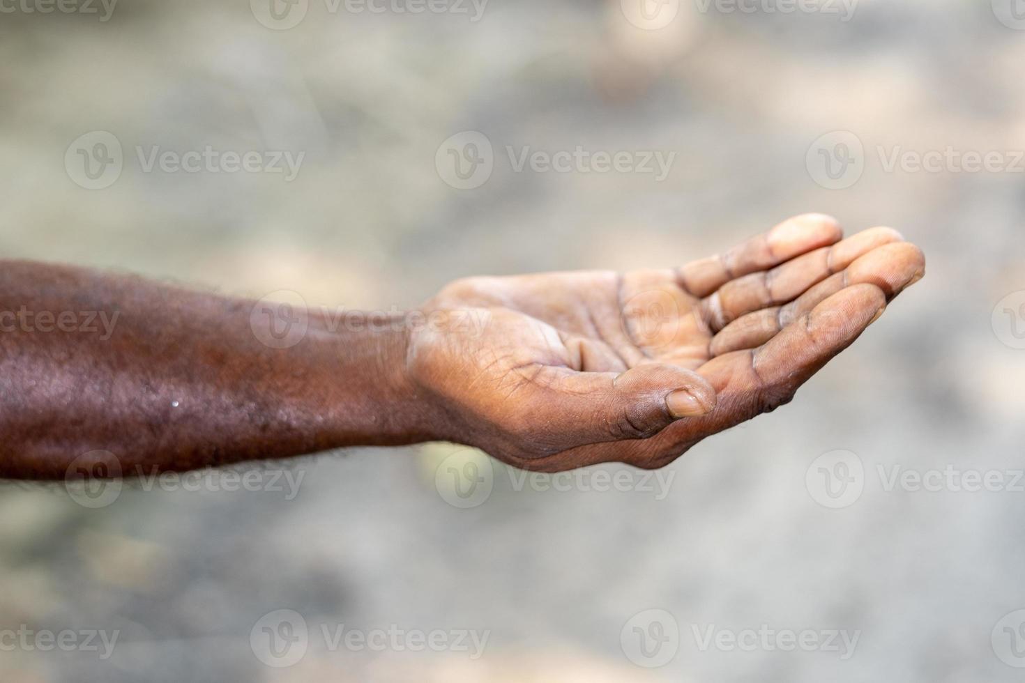 tömma man hand innehav isolerat foto