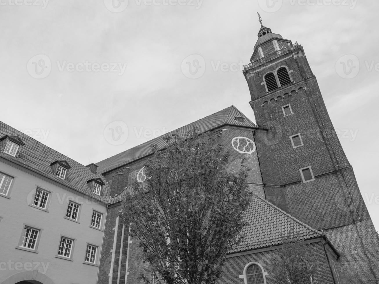 de stad av coesfeld på de flod berkel i Tyskland foto