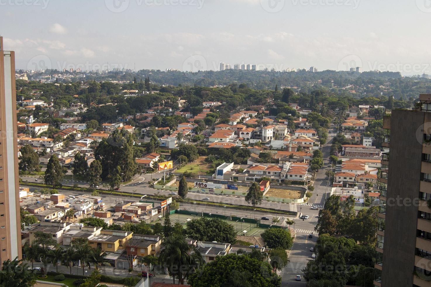 horisont se med olika byggnader och skyskrapor i sao paulo stad foto