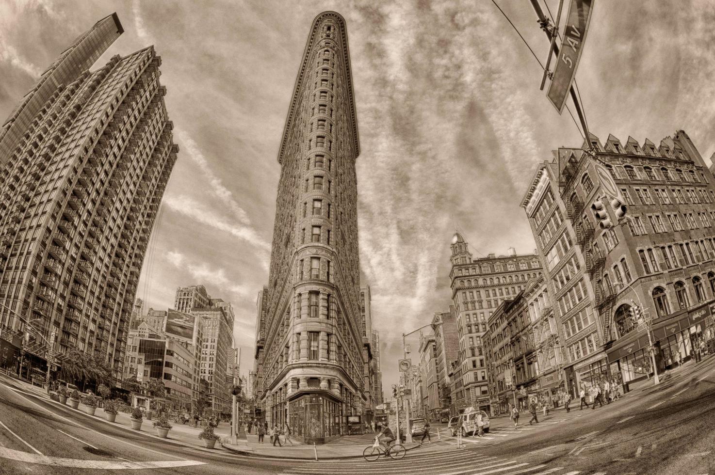 ny york - USA - 11 juni 2015 flatiron byggnad i svart och vit och sepia foto