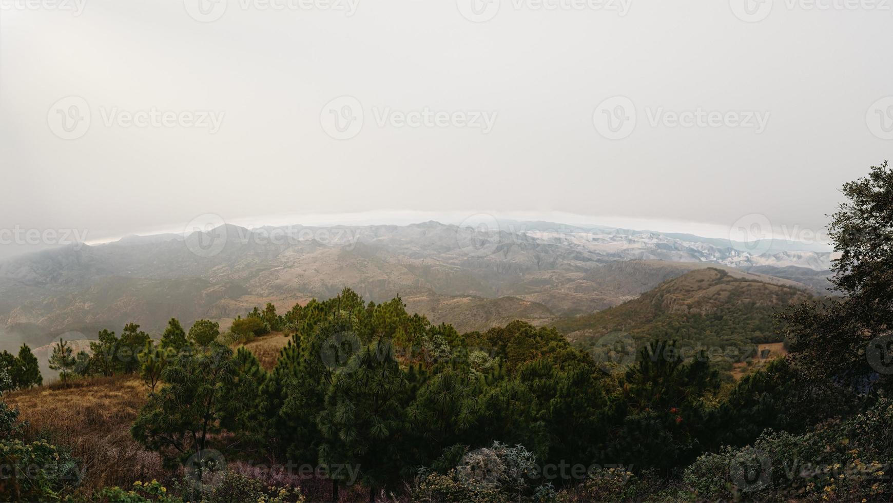 solnedgång från en berg topp i xichu guanajuato mexico foto