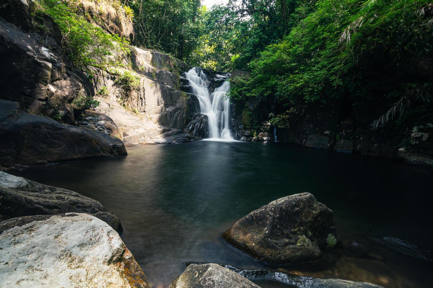 klong pla kang vattenfall i Thailand foto