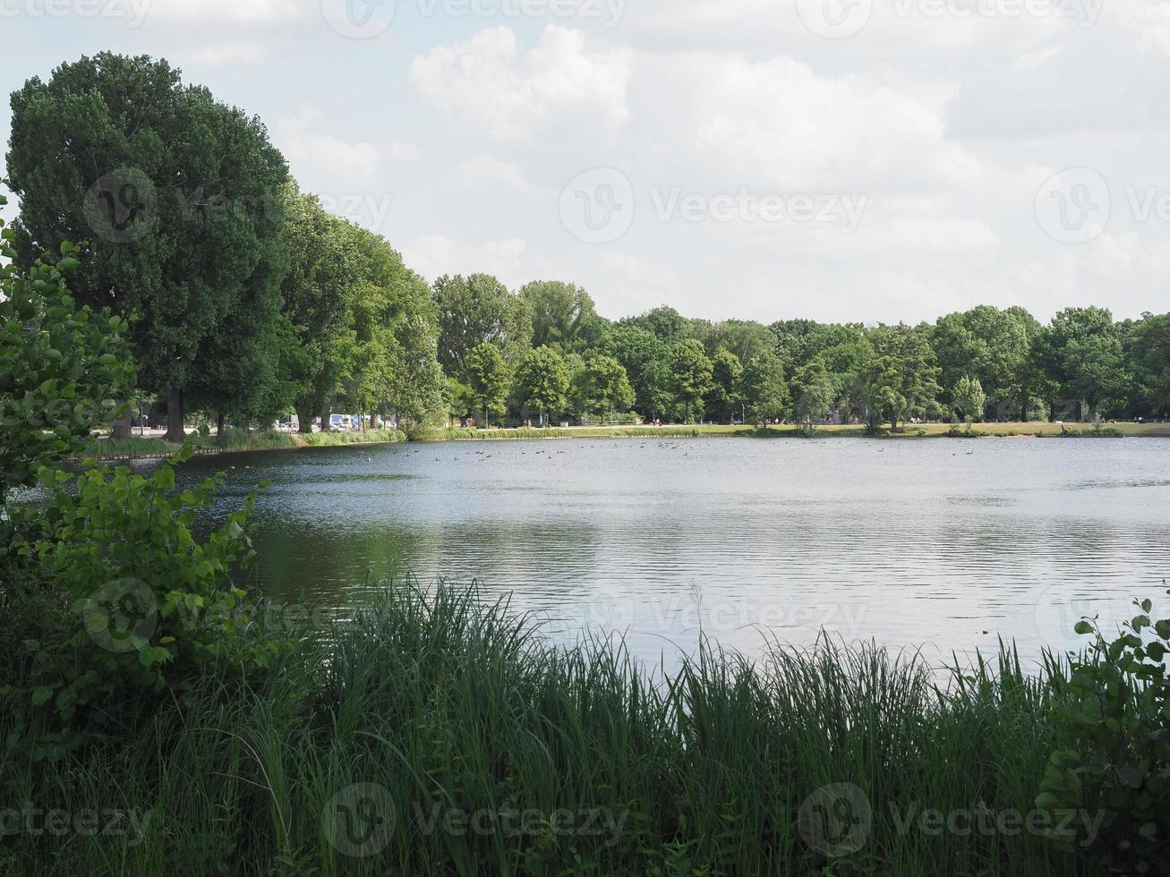 kleiner dutzendteich sjön i nuernberg foto