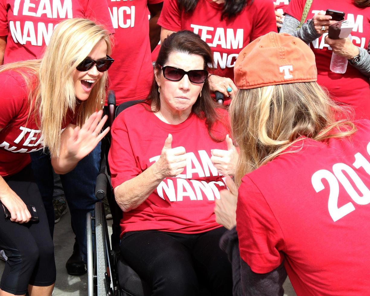 los angeles, okt 16 - reese mansked, nanci ryder, renee zellweger på de als förening gyllene väst kapitel los angeles grevskap promenad till nederlag als på de utläggning parkera på oktober 16, 2016 i los angeles, ca foto