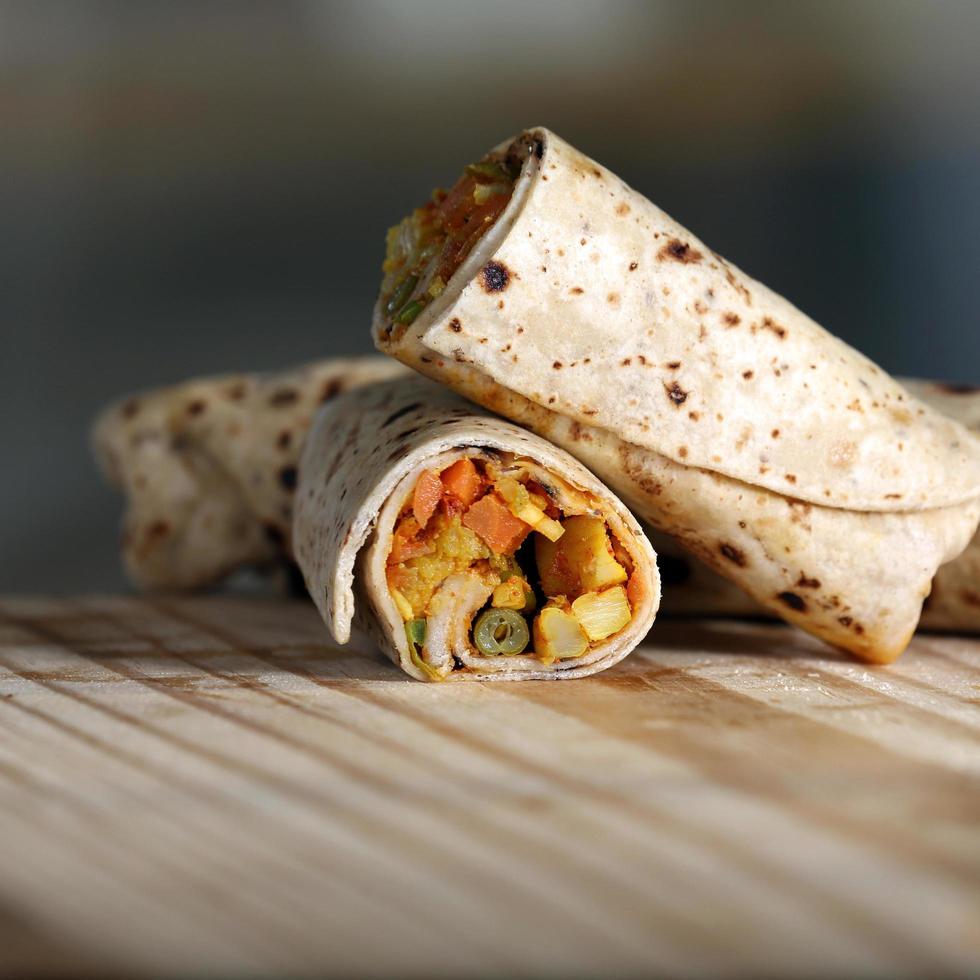 närbild av burrito foto