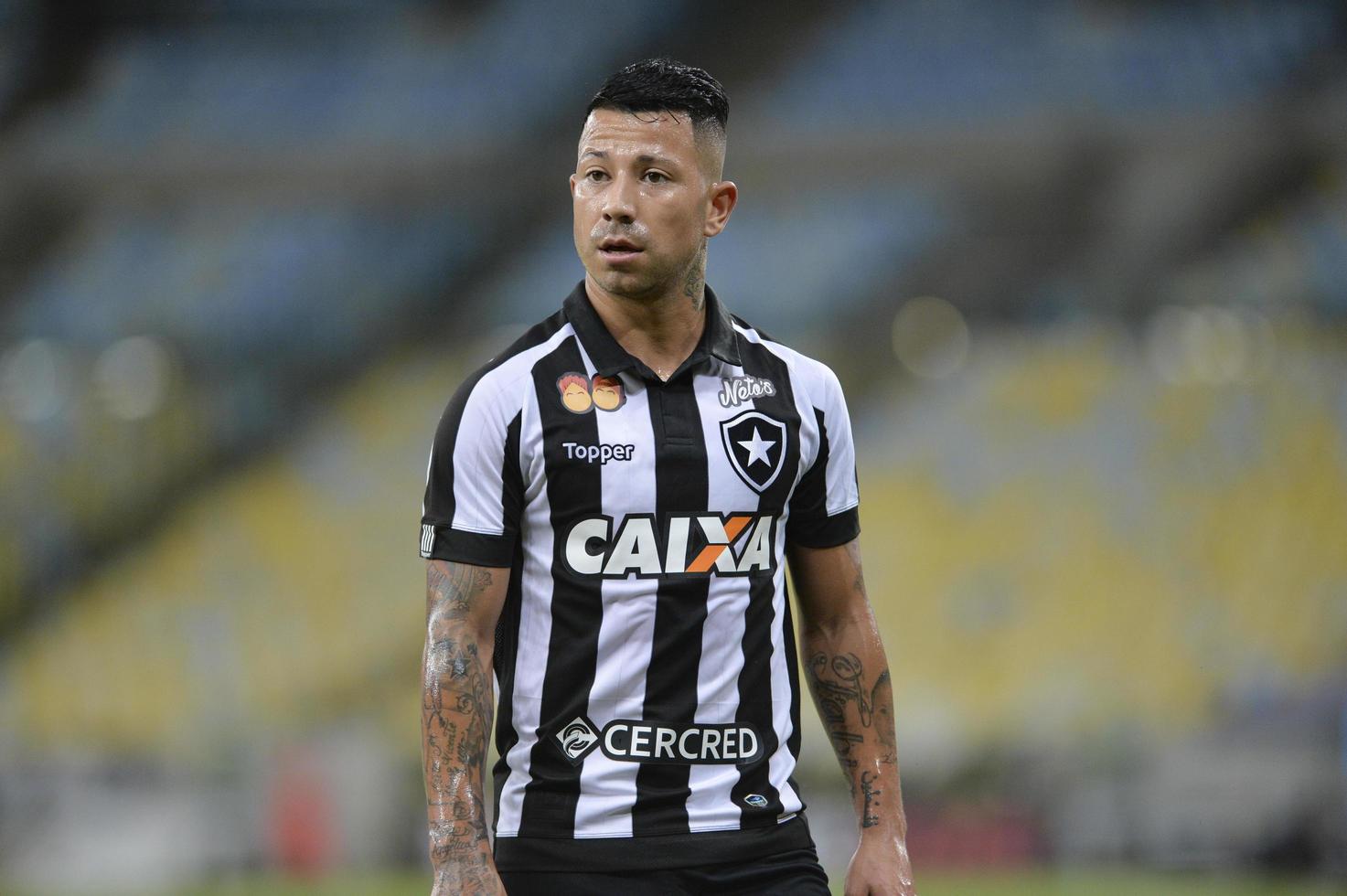 rio, Brasilien - Mars 28, 2018 - leo valencia spelare i match mellan flamengo och botafogo förbi de carioca mästerskap i maracana stadion foto