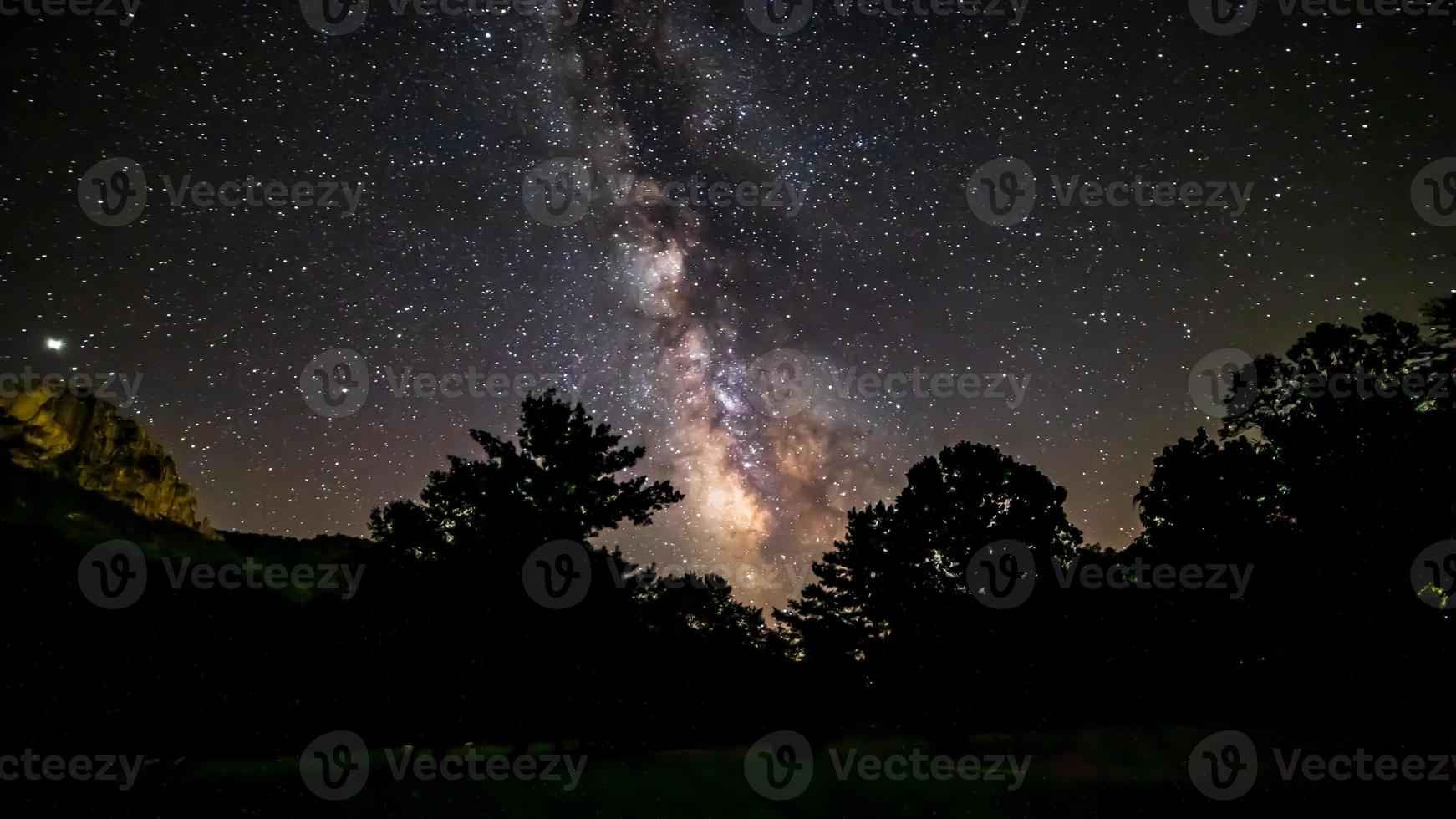 mjölkig sätt stigande på seneca stenar wv foto