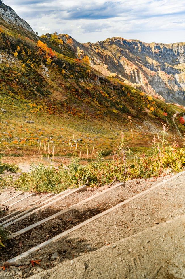 bergen i krasnaya polyana på hösten foto