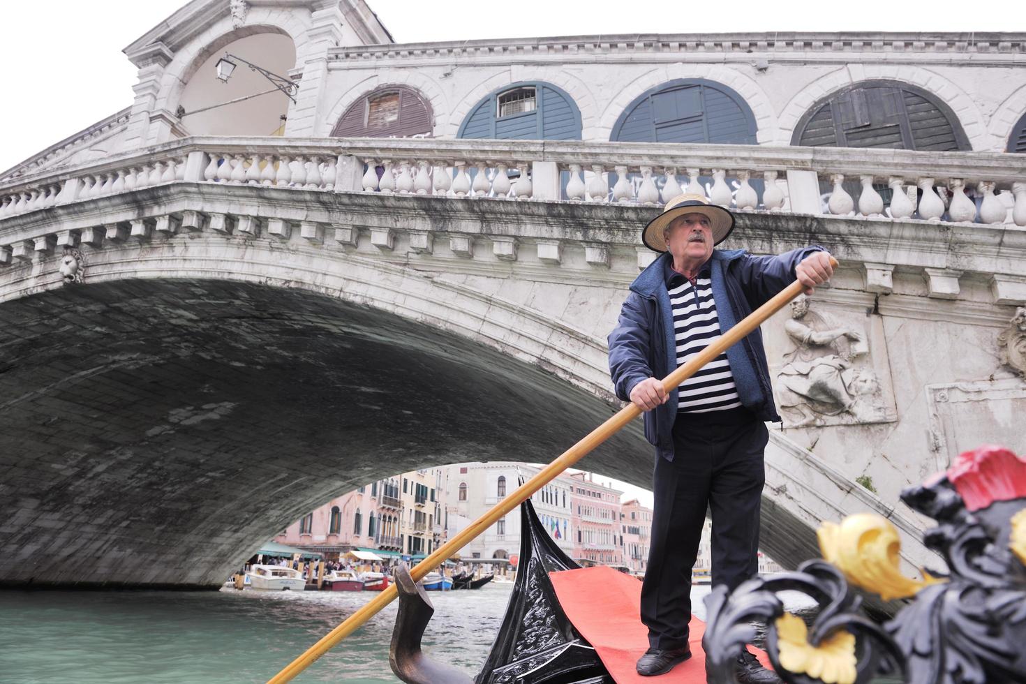 Venedig Italien, gondol förare i stor kanal foto