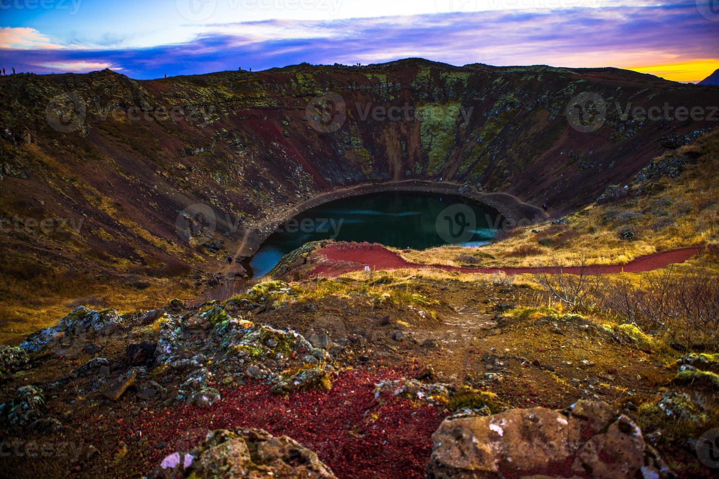 kerith eller kerid, en vulkanisk krater sjö belägen i de grimsnes område i söder Island, längs de gyllene cirkel foto