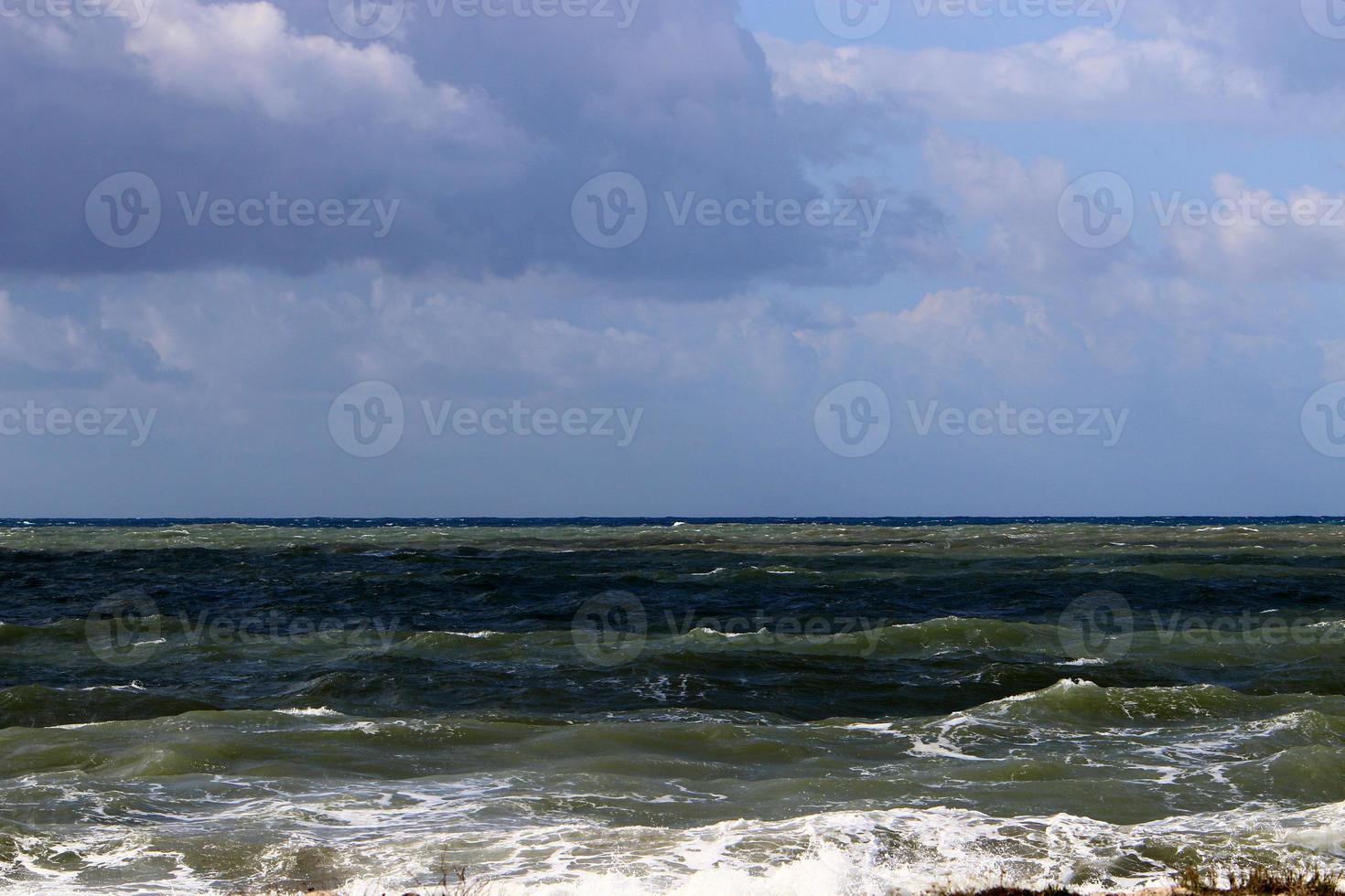 kusten av Medelhavet i norra delen av staten Israel. foto