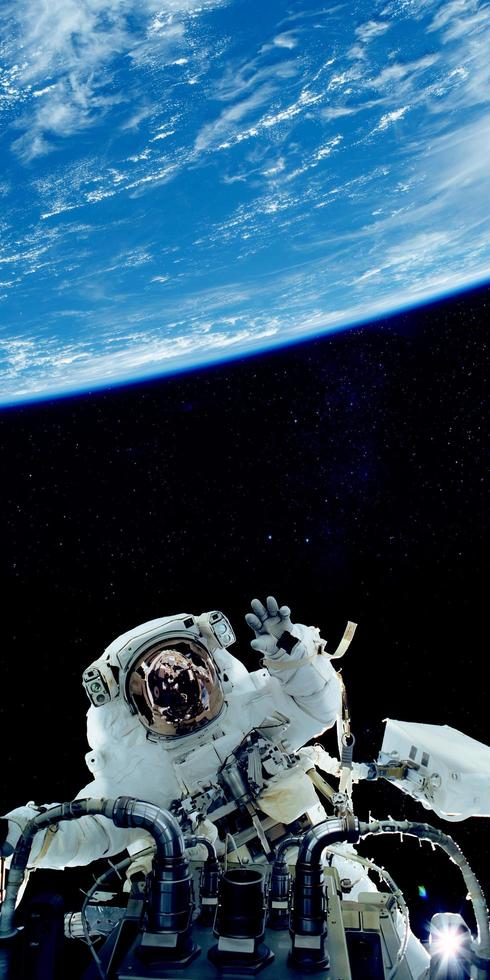 bangkok thailand oktober 12 2022. astronaut och rymdskepp. element av detta bild möblerad förbi nasa. foto