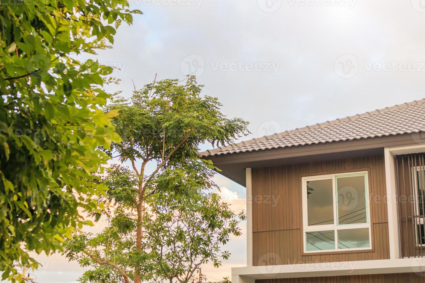 modern hus exteriör se med himmel foto