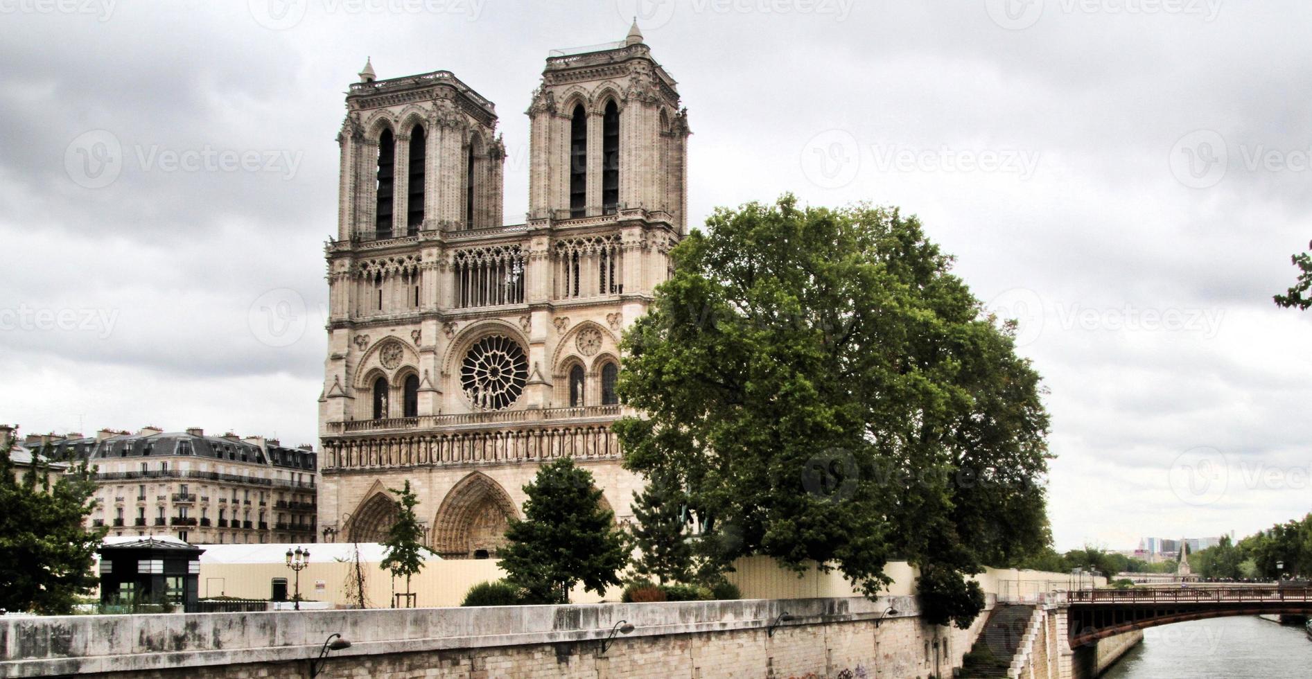 en panorama- se av paris i de sommar Sol foto