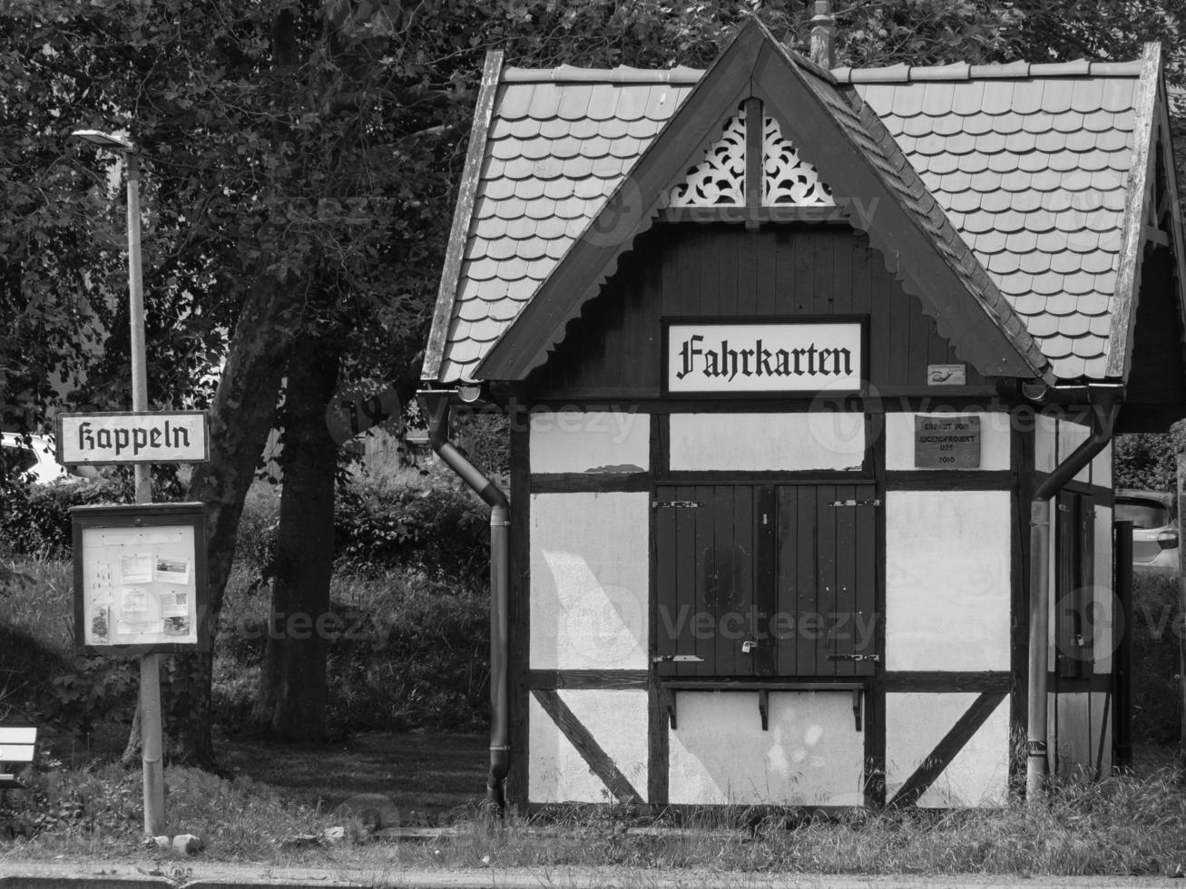 kapeln stad på de schlei flod foto