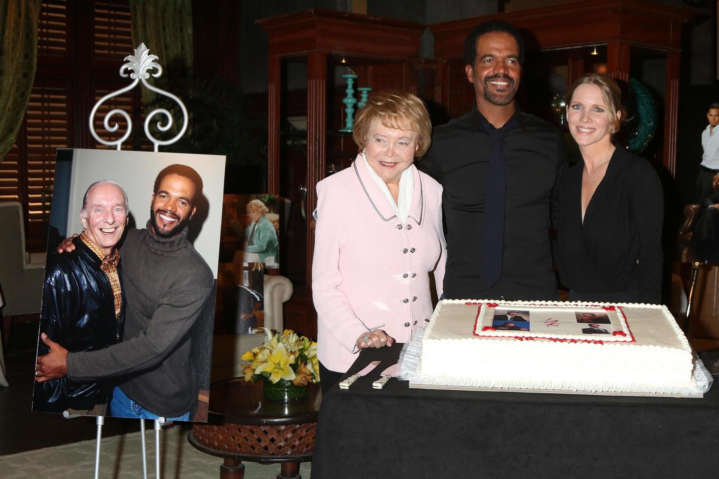 los angeles, 12 feb - bill bell, lee bell, kristoff st john, lauralee bell på kristoff st john firar 25 år på ynr på cbs television city den 12 februari 2016 i los angeles, ca. foto